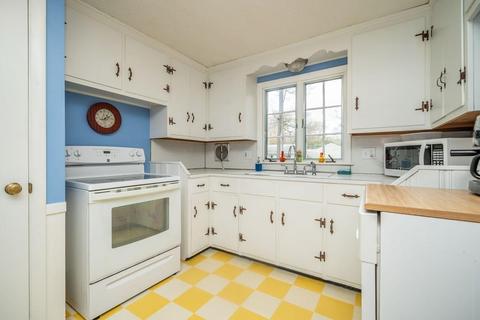 86 Hadley St, Springfield, MA 01118 photo 13