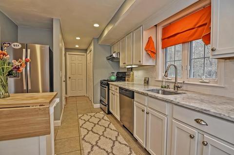 876 Webster St, Hanover, MA 02339 photo 10