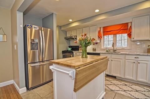 876 Webster St, Hanover, MA 02339 photo 8