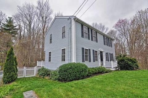 876 Webster St, Hanover, MA 02339 photo 2