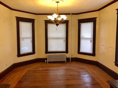 27 Carlisle, Springfield, MA 01109 photo 2