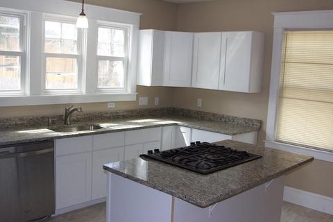 146 Thompson St, Springfield, MA 01109 photo 3