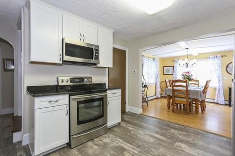 175 Maple St, Attleboro, MA 02703 photo 9