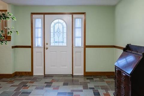 10 Hazel Ct, Braintree, MA 02184 photo 4