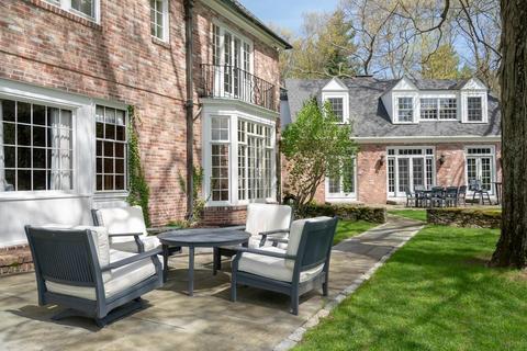 219 Dedham St, Dover, MA 02030 photo 4