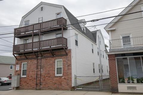 26 Pulaski St, Ware, MA 01082 photo 1