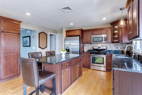 7 Rolling Brook Ln, Blackstone, MA 01504 photo 9