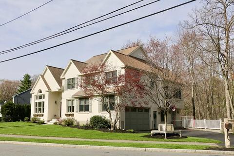 83 Fairchild Dr, Reading, MA 01867 photo 2