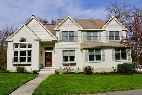 83 Fairchild Dr, Reading, MA 01867 photo 1
