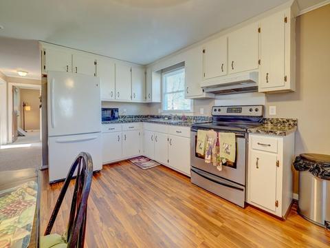 29 Harris St, Webster, MA 01570 photo 2