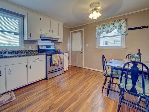 29 Harris St, Webster, MA 01570 photo 3