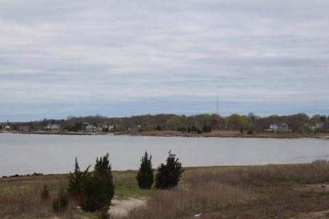 8 Hacker St, Fairhaven, MA 02719 photo 5