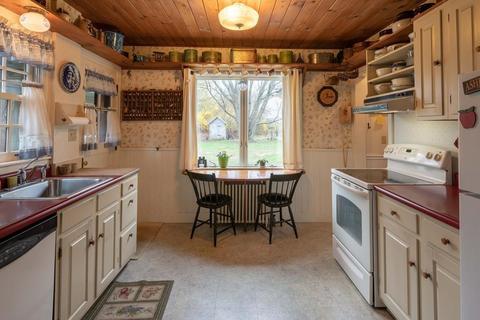 526 Main St, Ashfield, MA 01330 photo 5