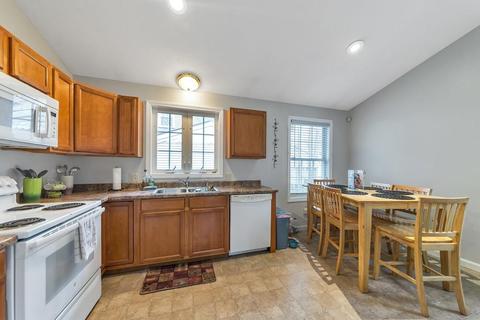 75 Wentworth St, Springfield, MA 01104 photo 8