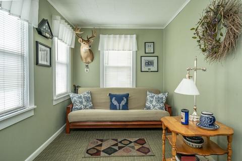 37 Schley St, Chicopee, MA 01020 photo 4