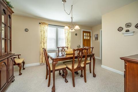 37 Schley St, Chicopee, MA 01020 photo 10