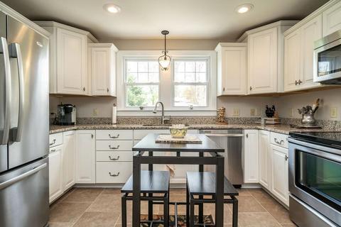 37 Schley St, Chicopee, MA 01020 photo 6