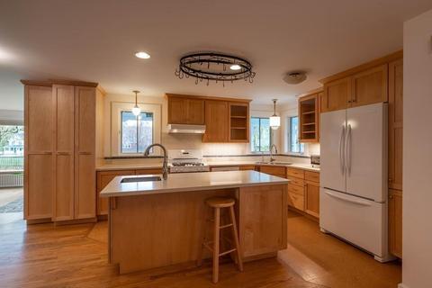 32 Maple St, Northampton, MA 01062 photo 9