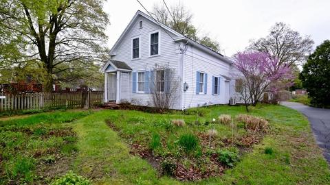 32 Maple St, Northampton, MA 01062 photo 1