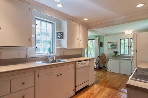37 Downing St, Hingham, MA 02043 photo 12