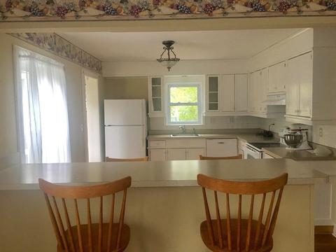28 Beacon St, Clinton, MA 01510 photo 4