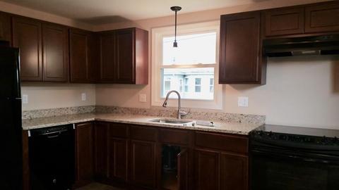44 Melvin St, Chicopee, MA 01013 photo 4