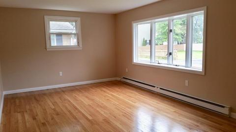 44 Melvin St, Chicopee, MA 01013 photo 2