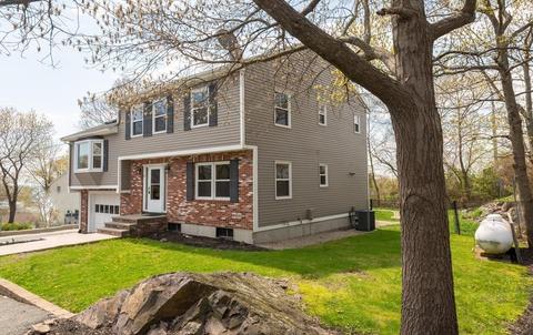 8 Prospect Ave, Saugus, MA 01906 photo 2