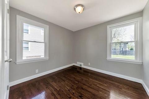 75 Windemere St, Springfield, MA 01104 photo 13