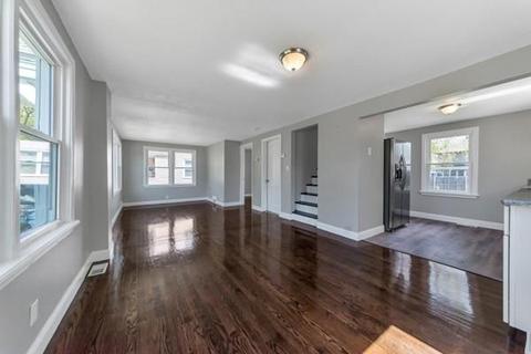 75 Windemere St, Springfield, MA 01104 photo 7