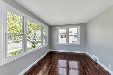 75 Windemere St, Springfield, MA 01104 photo 12