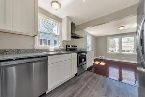 75 Windemere St, Springfield, MA 01104 photo 3