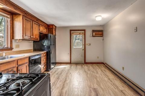 48 Laurel St, Gloucester, MA 01930 photo 17