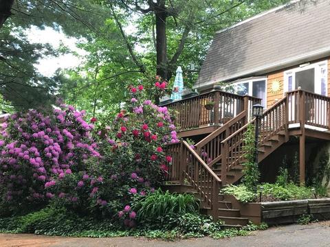 48 Laurel St, Gloucester, MA 01930 photo 3