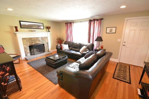 24 Beech St, Franklin, MA 02038 photo 3