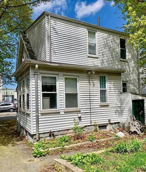 21 Chase St, Beverly, MA 01915 photo 2