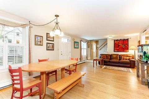 80 Manning St, Needham, MA 02494 photo 2