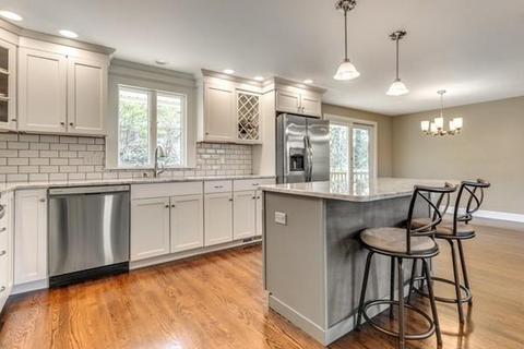8 Paulette Dr, Danvers, MA 01923 photo 4