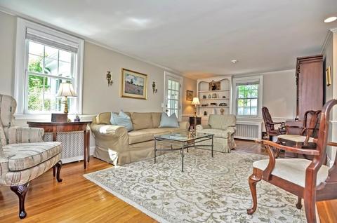 24 Pilgrim Rd, Wellesley, MA 02481 photo 3