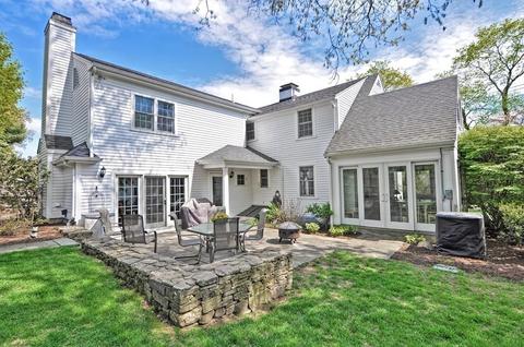 24 Pilgrim Rd, Wellesley, MA 02481 photo 1