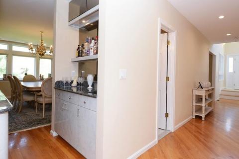 2 Westwind Rd, Danvers, MA 01923 photo 8