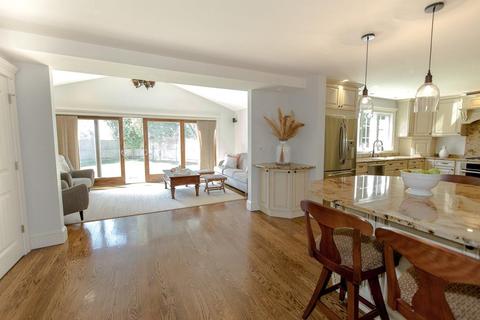19 Buchanan Rd, Marblehead, MA 01945 photo 11