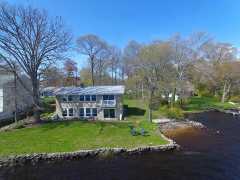 72 Pleasant Cir, Canton, MA 02021 photo 2