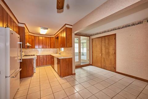 687 Bradley Rd, Springfield, MA 01109 photo 18