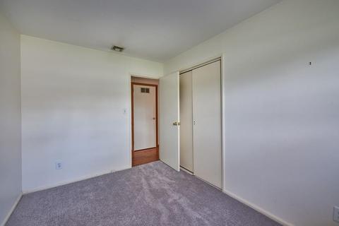 687 Bradley Rd, Springfield, MA 01109 photo 14