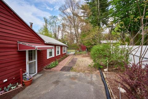 687 Bradley Rd, Springfield, MA 01109 photo 5