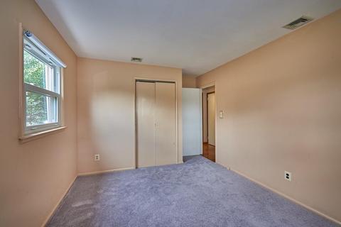 687 Bradley Rd, Springfield, MA 01109 photo 12