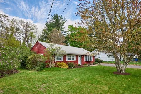 687 Bradley Rd, Springfield, MA 01109 photo 3