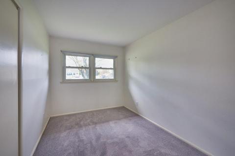 687 Bradley Rd, Springfield, MA 01109 photo 13