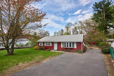 687 Bradley Rd, Springfield, MA 01109 photo 1